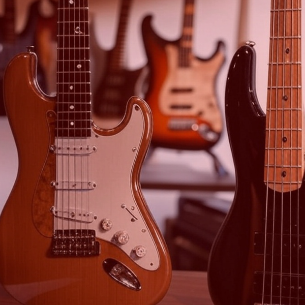 GUITARRA / GUITARRA ELÉCTRICA / BAJO